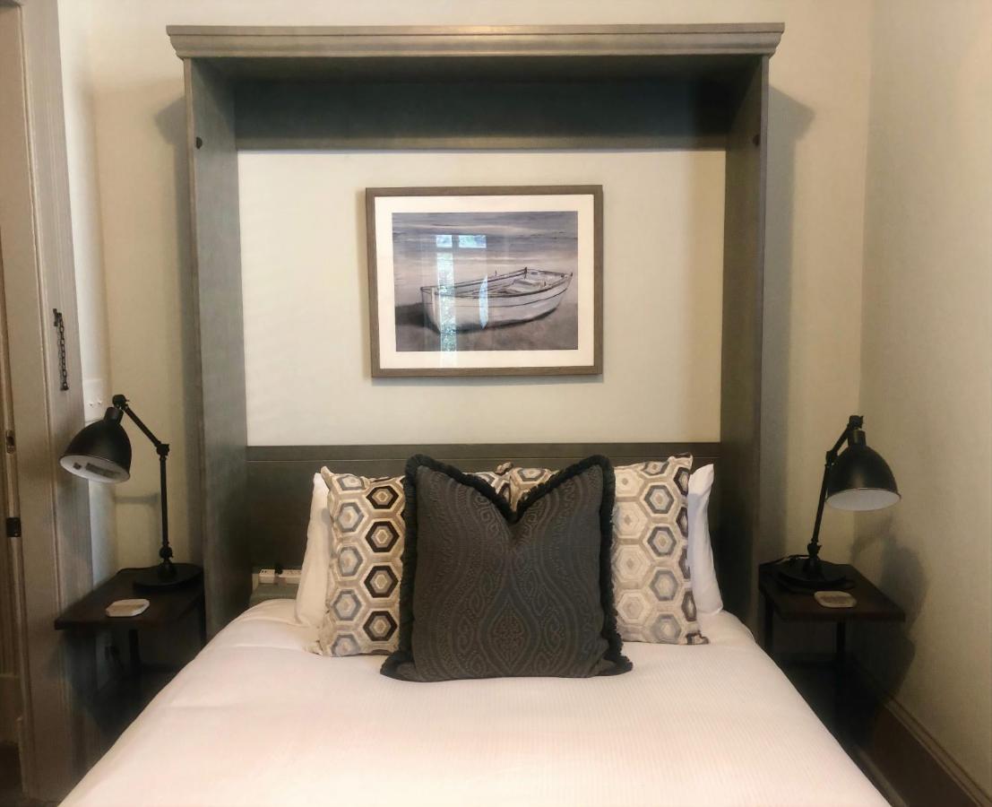 Daybed With Trundle In The Beautiful Ashley Inn 4 Blocks From King St Charleston Exterior photo
